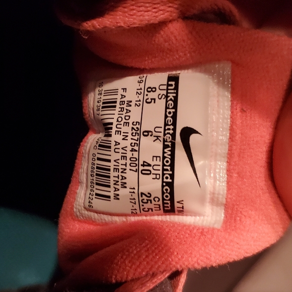 Nike Sneakers - Picture 5 of 5